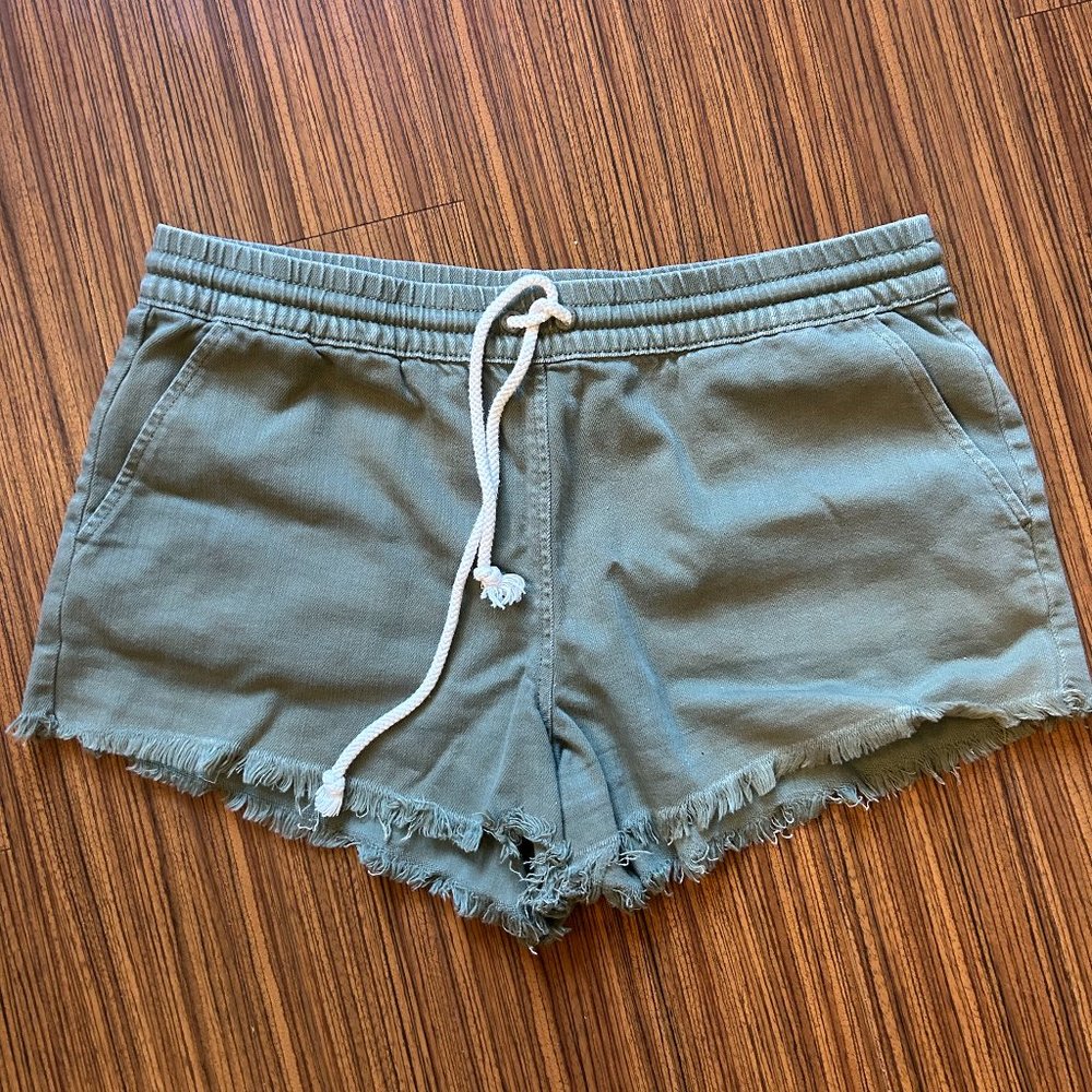 Aerie green shorts size M